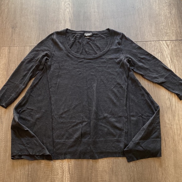 CLUB MONACO| 3/4 sleeve sweater top - Picture 2 of 14